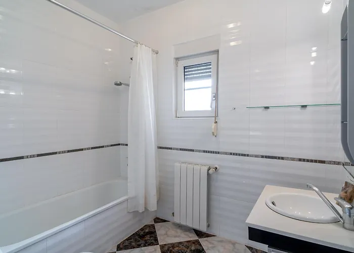 Sevilla Casasol Нерха